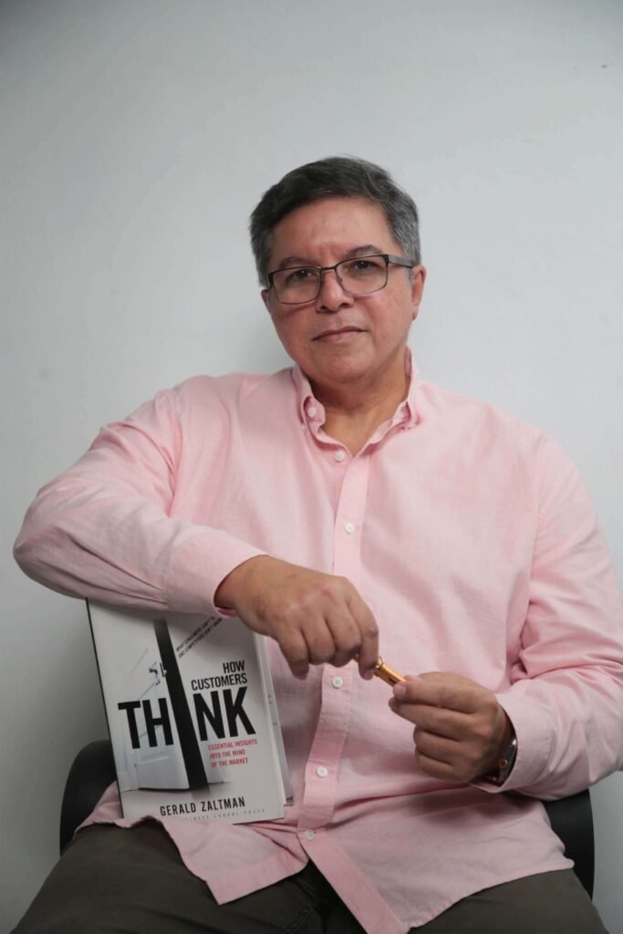 Pedro-García-Espinosa-estratega-en-comunicación-diseñador